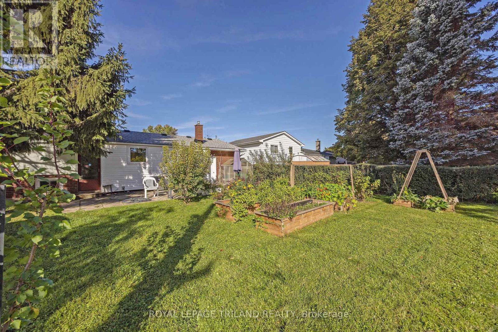 15 Confederation Drive Property Photo 37