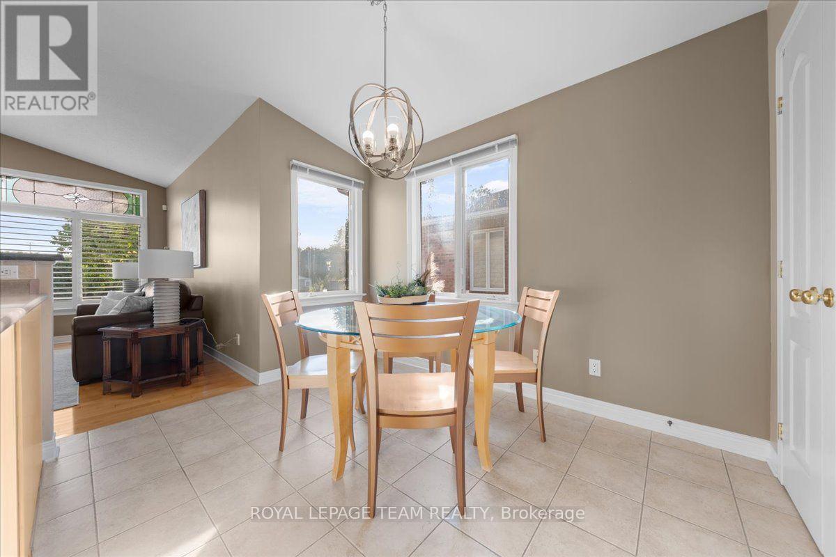 6 Amberlakes Drive Property Photo 15