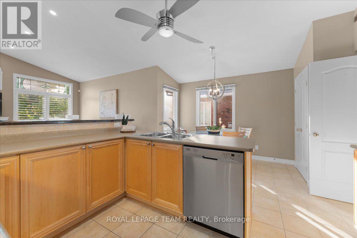 6 Amberlakes Drive Property Photo 19