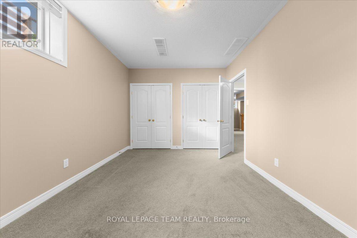 6 Amberlakes Drive Property Photo 21