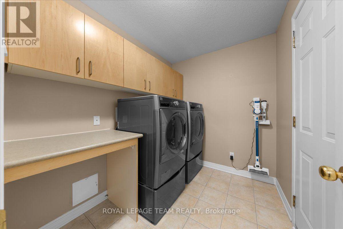 6 Amberlakes Drive Property Photo 22