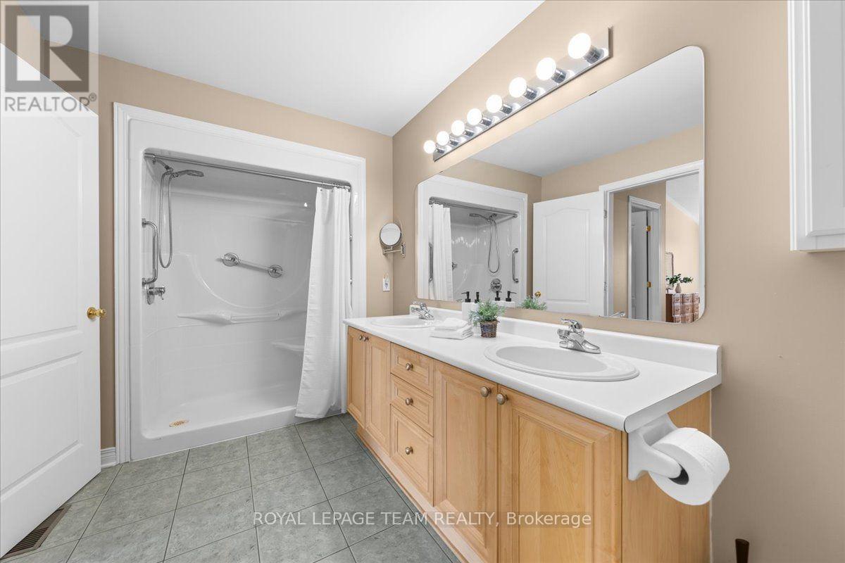 6 Amberlakes Drive Property Photo 27