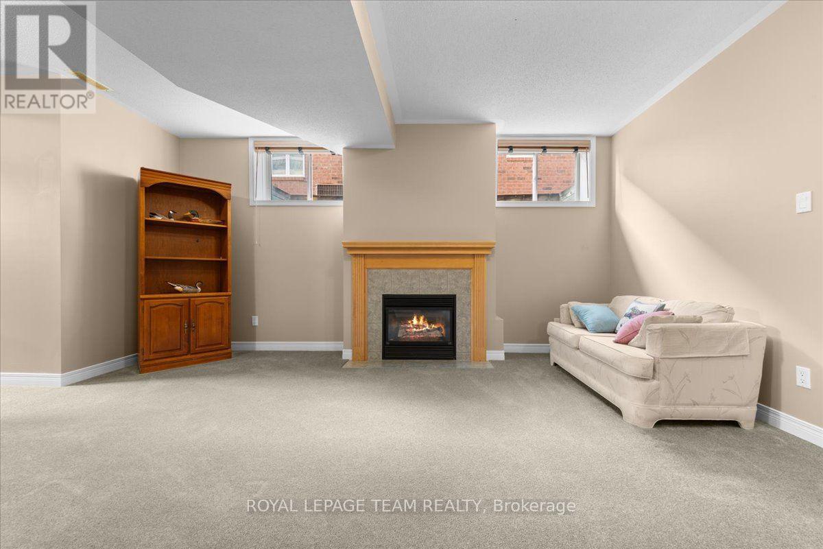 6 Amberlakes Drive Property Photo 30