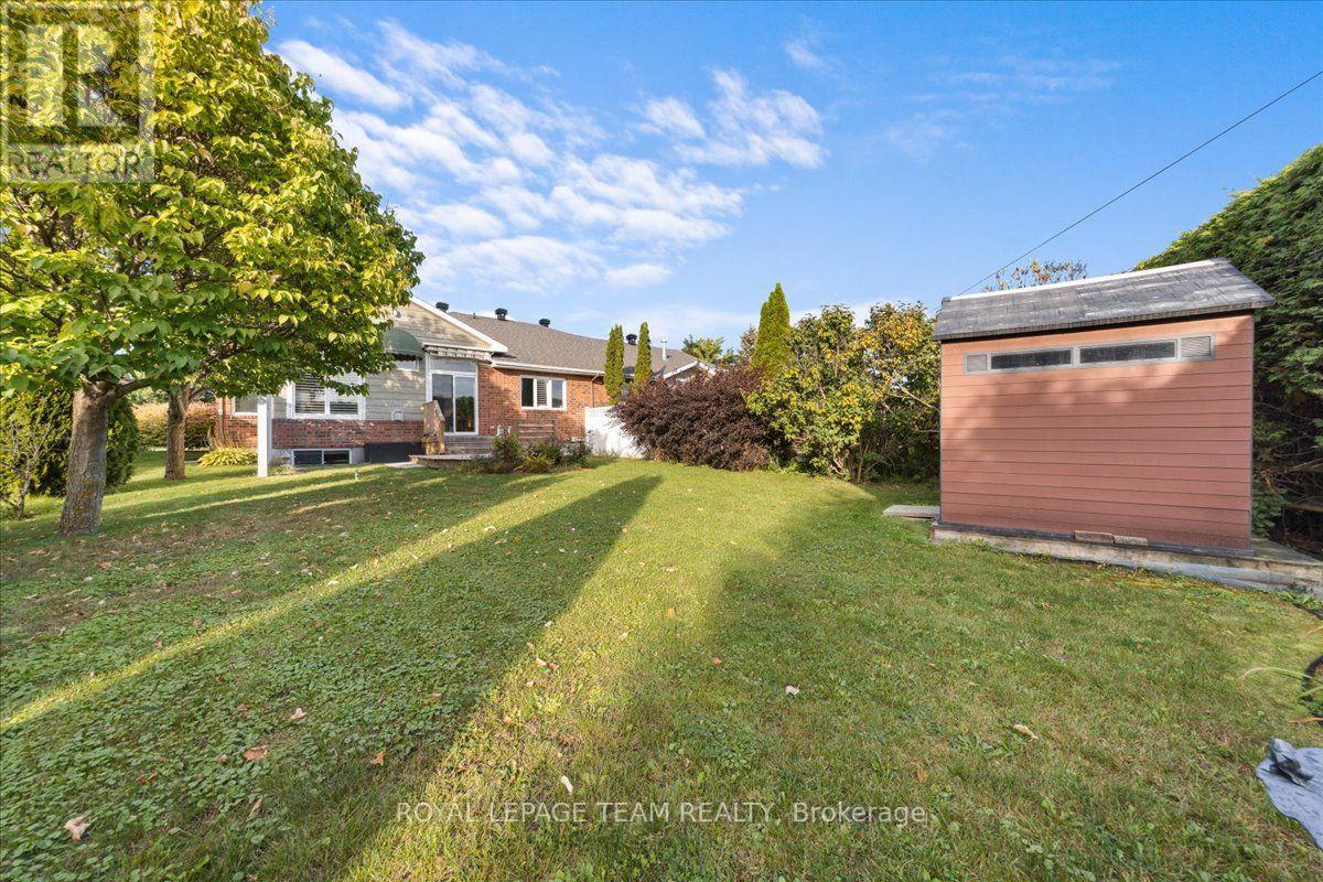 6 Amberlakes Drive Property Photo 34