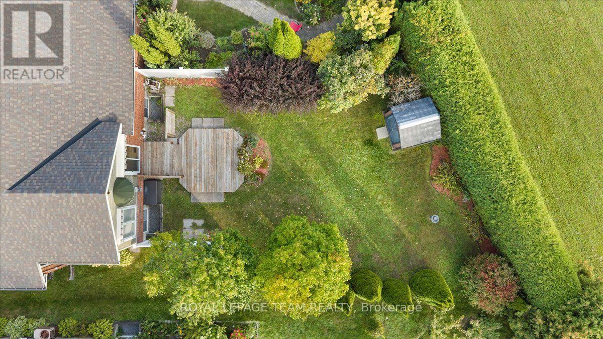 6 Amberlakes Drive Property Photo 37