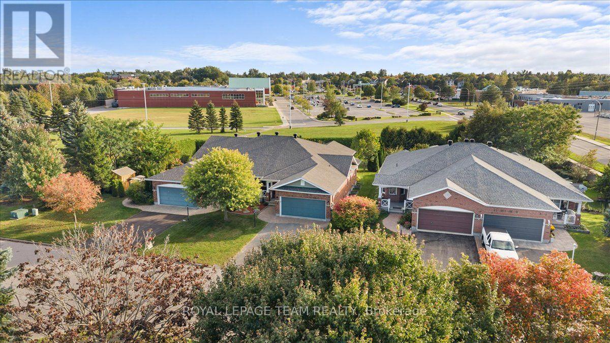 6 Amberlakes Drive Property Photo 38