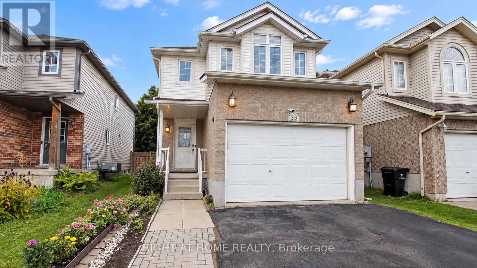 35 Chantilly Street Property Photo 2