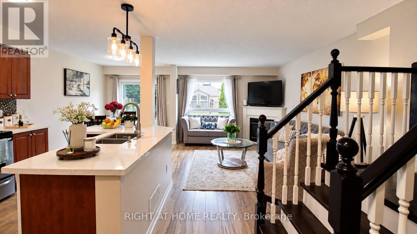 35 Chantilly Street Property Photo 4