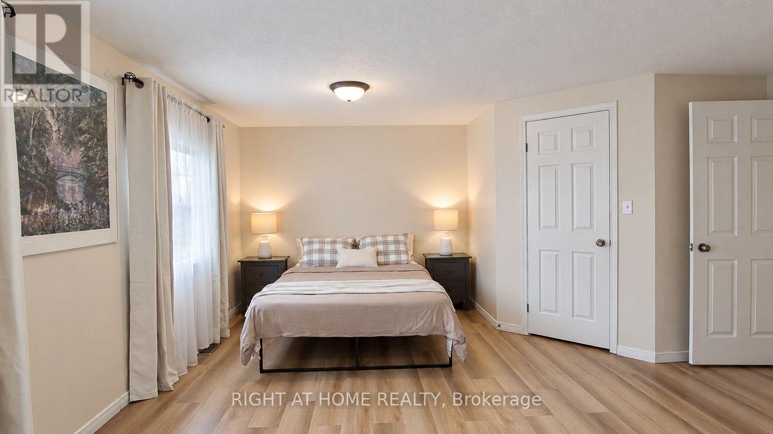 35 Chantilly Street Property Photo 13