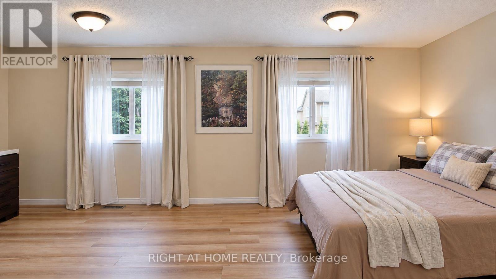 35 Chantilly Street Property Photo 14