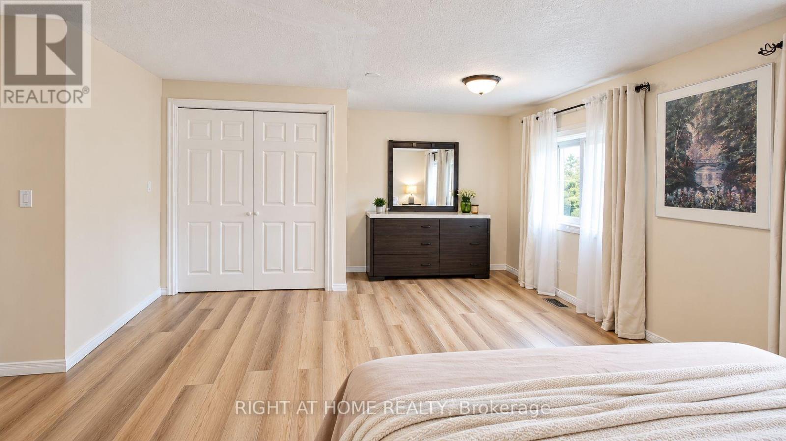35 Chantilly Street Property Photo 16