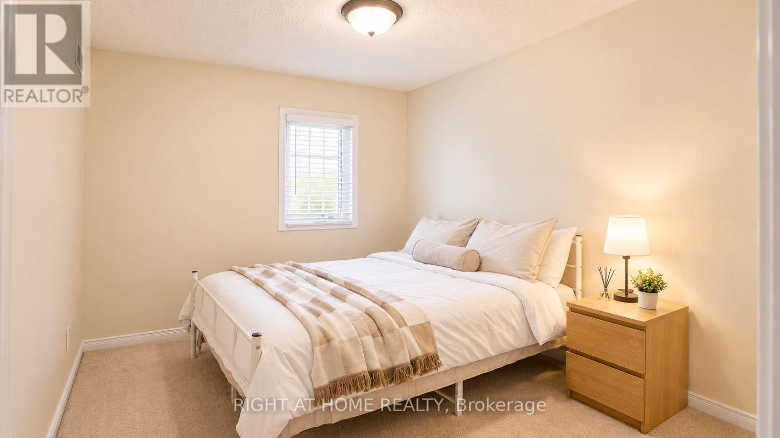 35 Chantilly Street Property Photo 19
