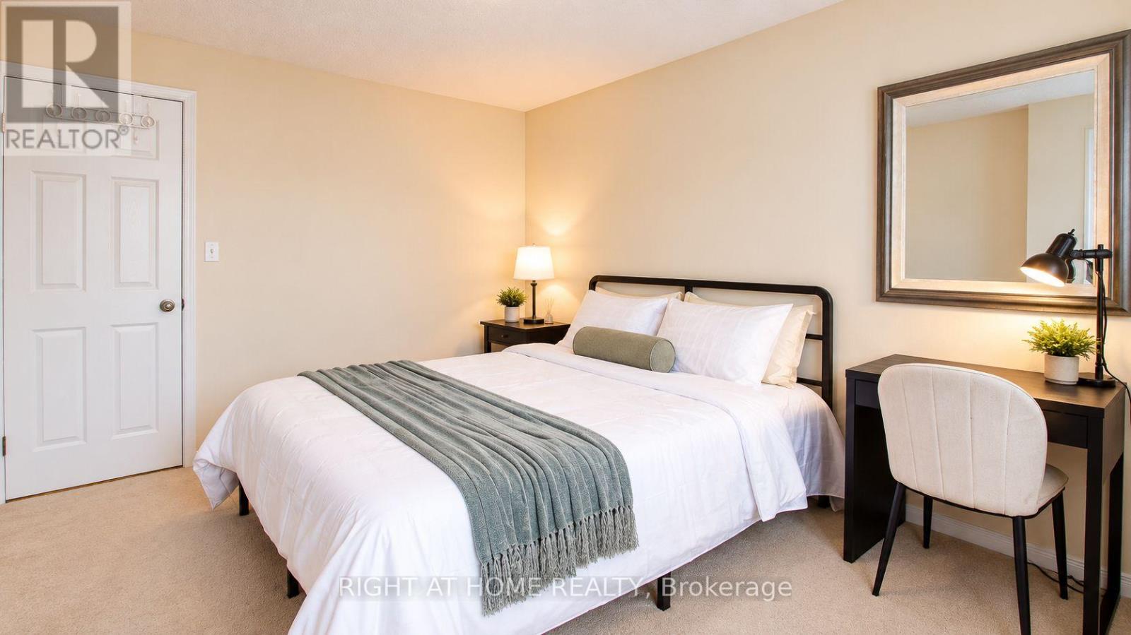 35 Chantilly Street Property Photo 22