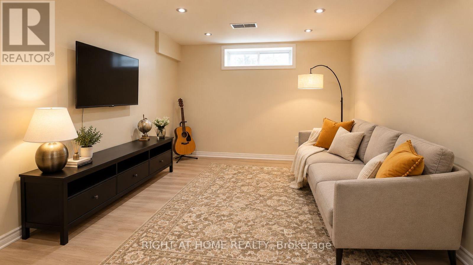 35 Chantilly Street Property Photo 27