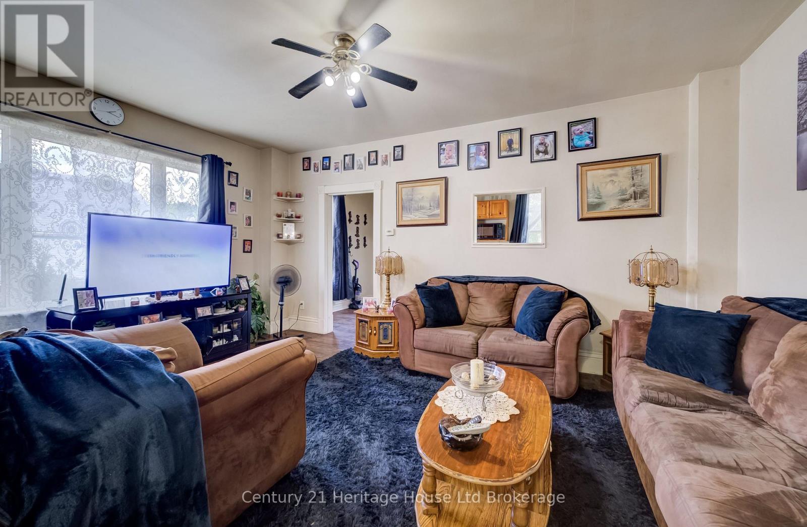 18 William Lane Property Photo 5