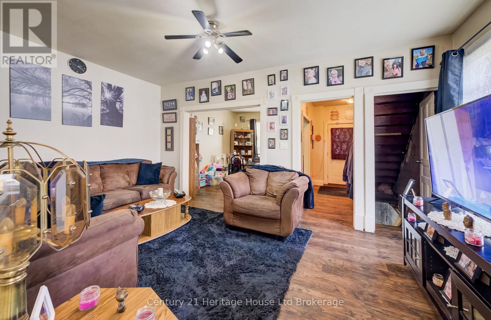 18 William Lane Property Photo 6