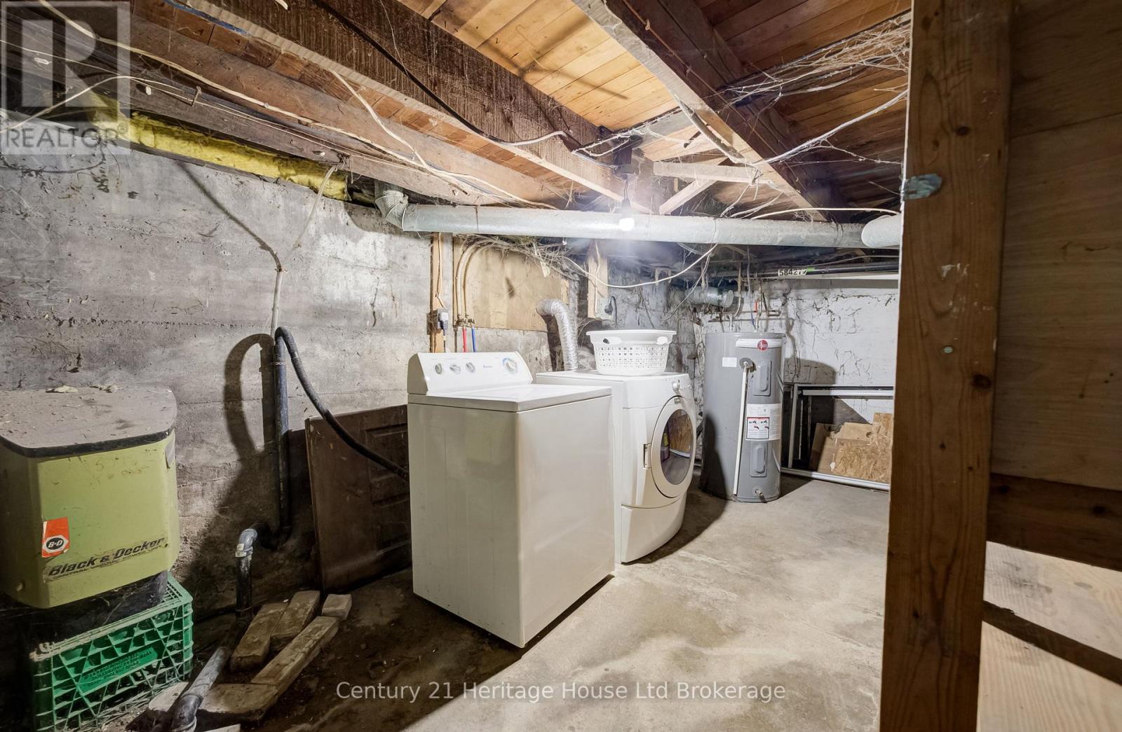 18 William Lane Property Photo 13