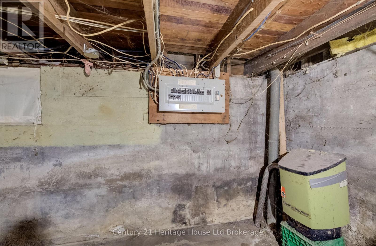 18 William Lane Property Photo 14