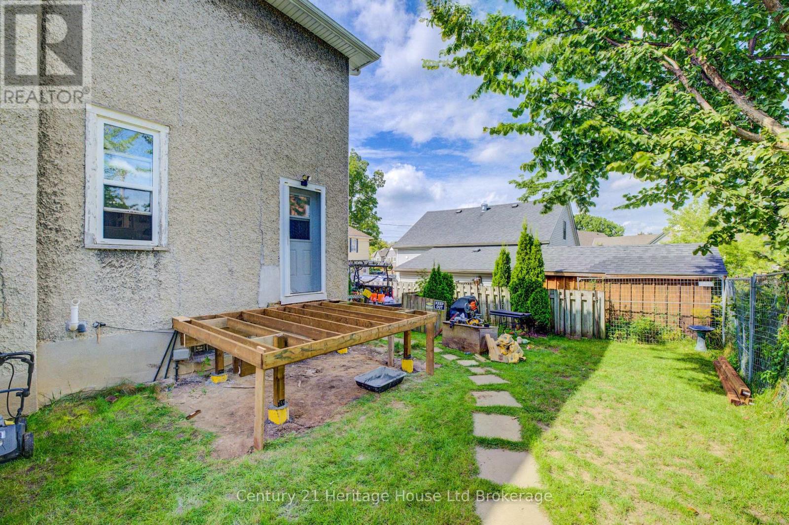 18 William Lane Property Photo 17