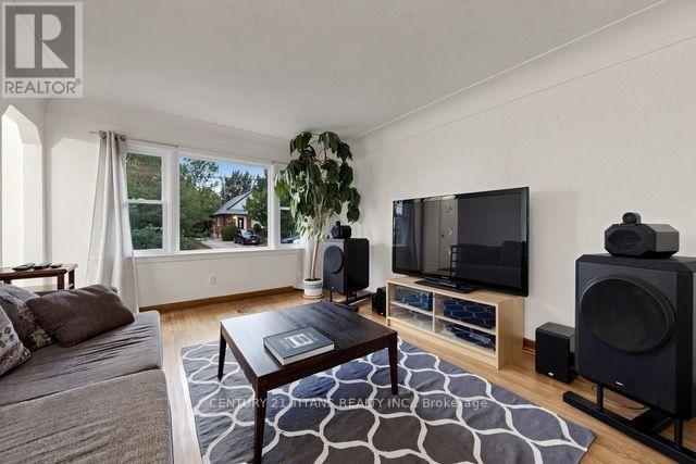 357 East 17th Street Property Photo 5