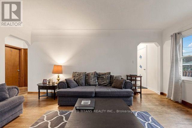 357 East 17th Street Property Photo 8