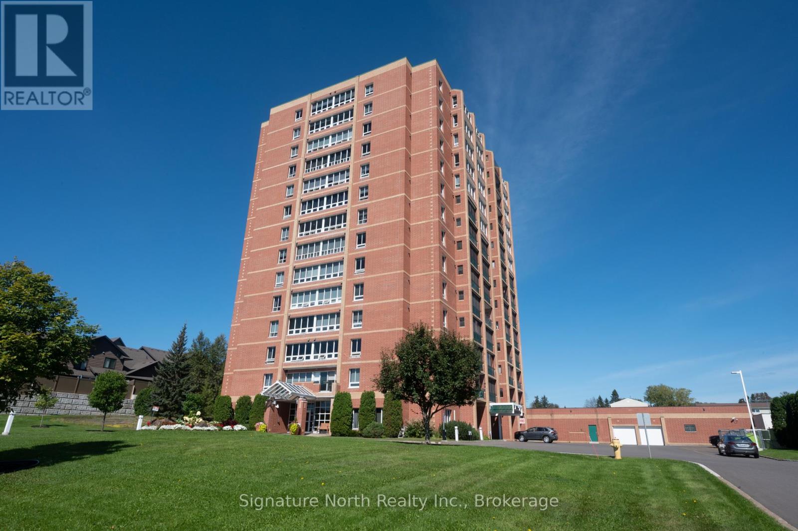 1402 - 590 BEVERLY STREET