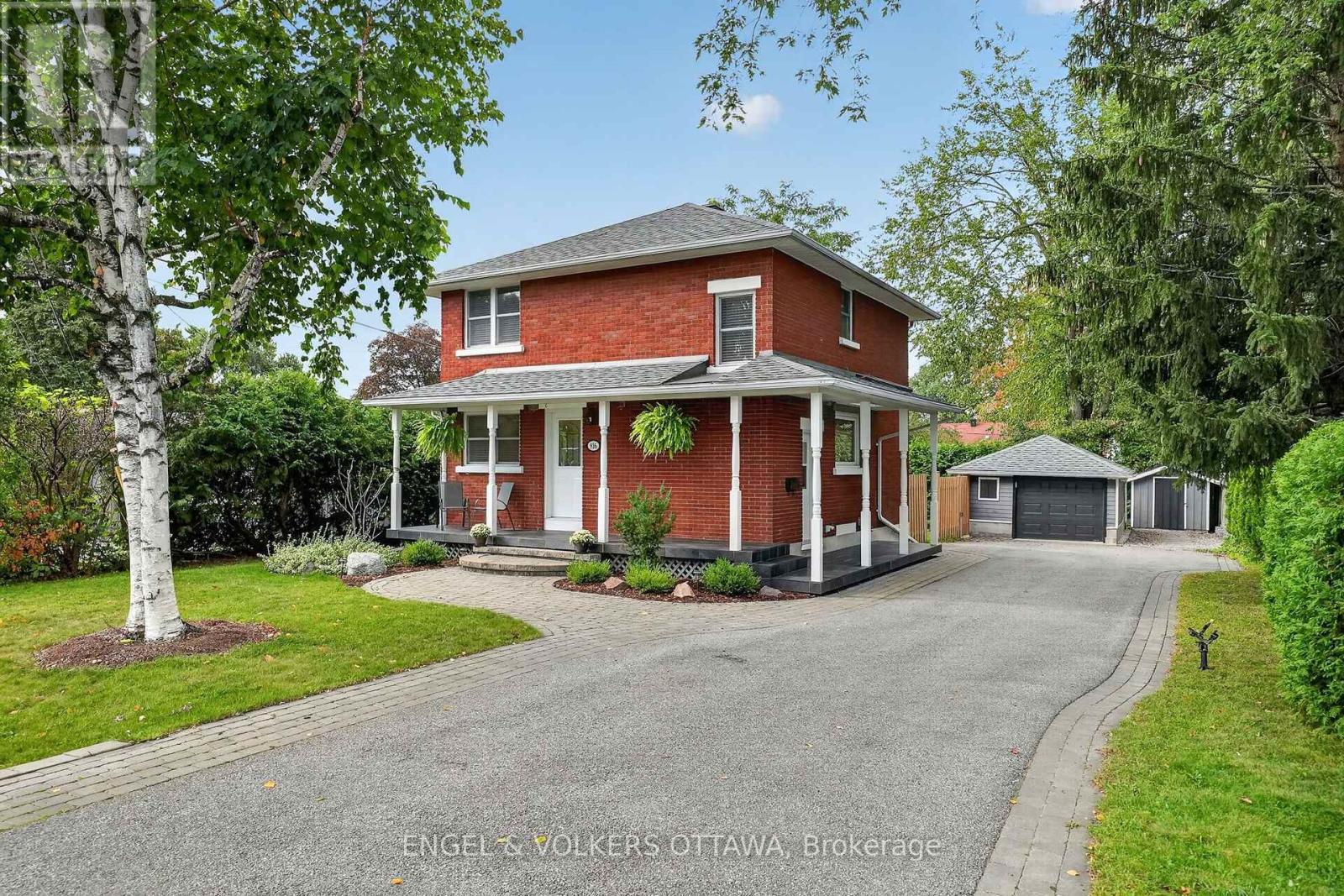 916 Iroquois Road Property Photo 1