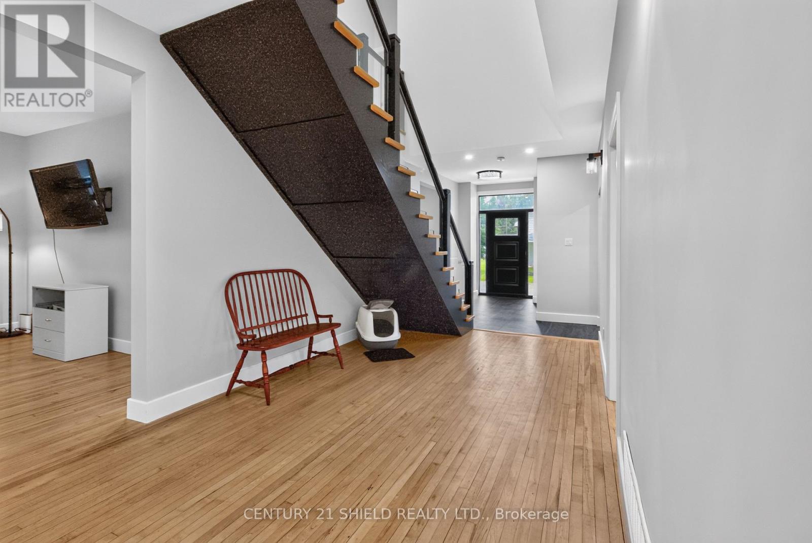 12 Maple Street Property Photo 7