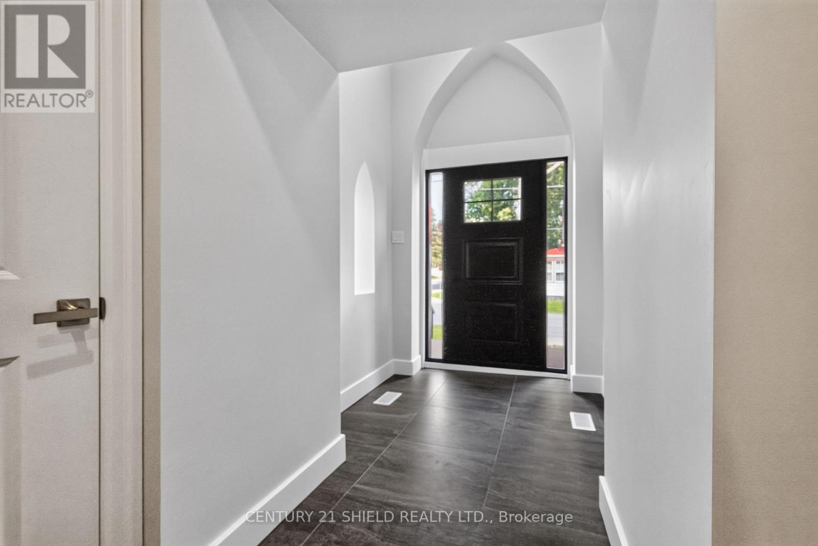 12 Maple Street Property Photo 8