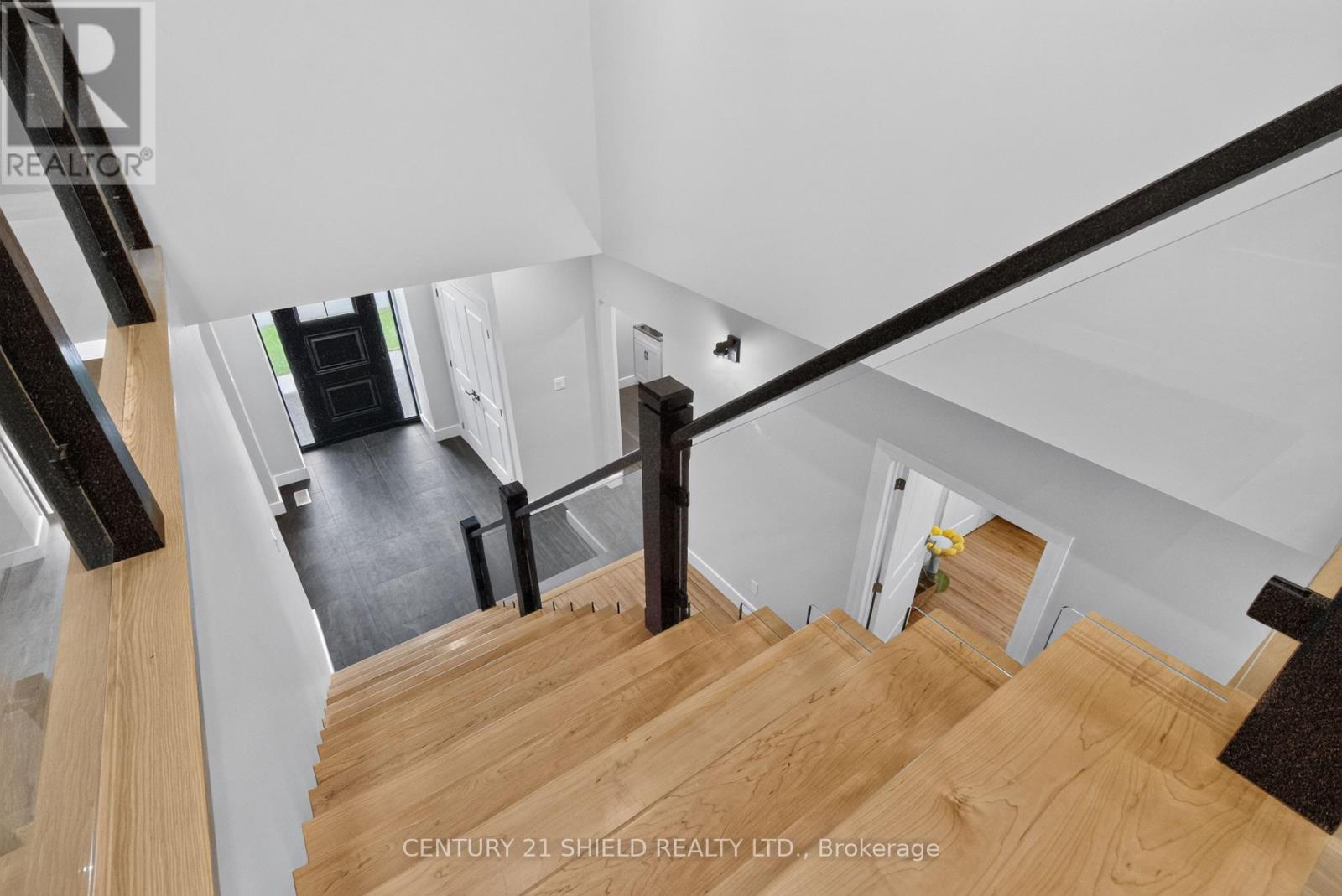 12 Maple Street Property Photo 9