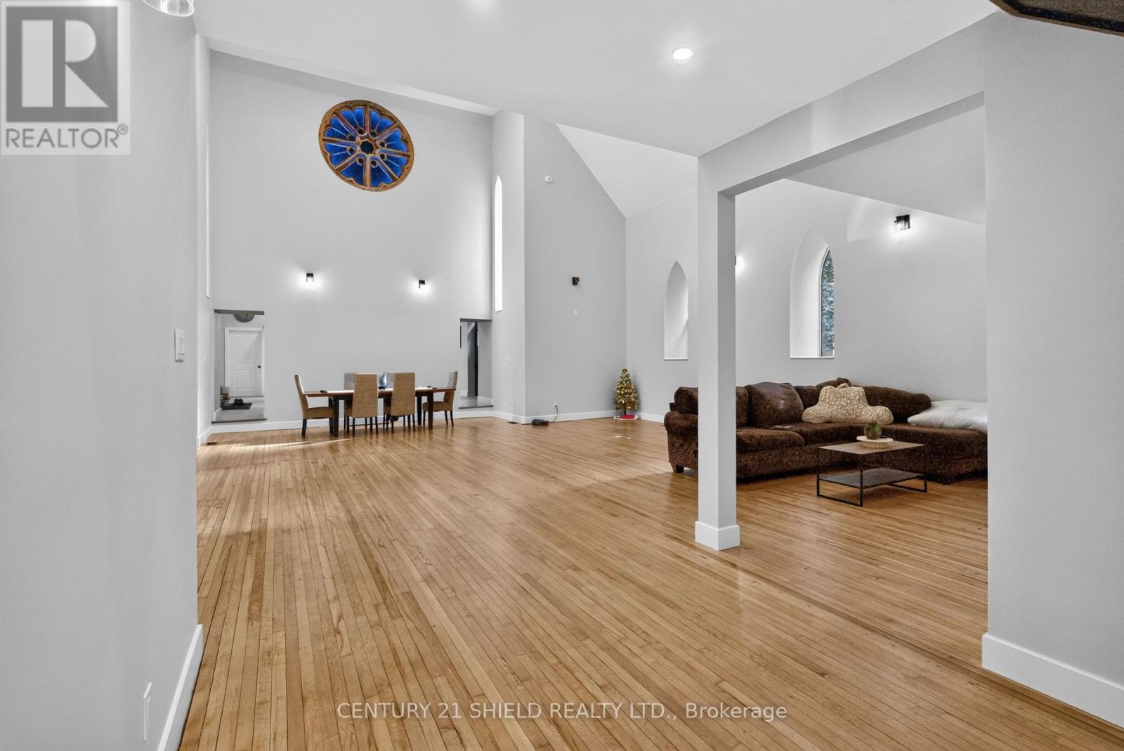 12 Maple Street Property Photo 13