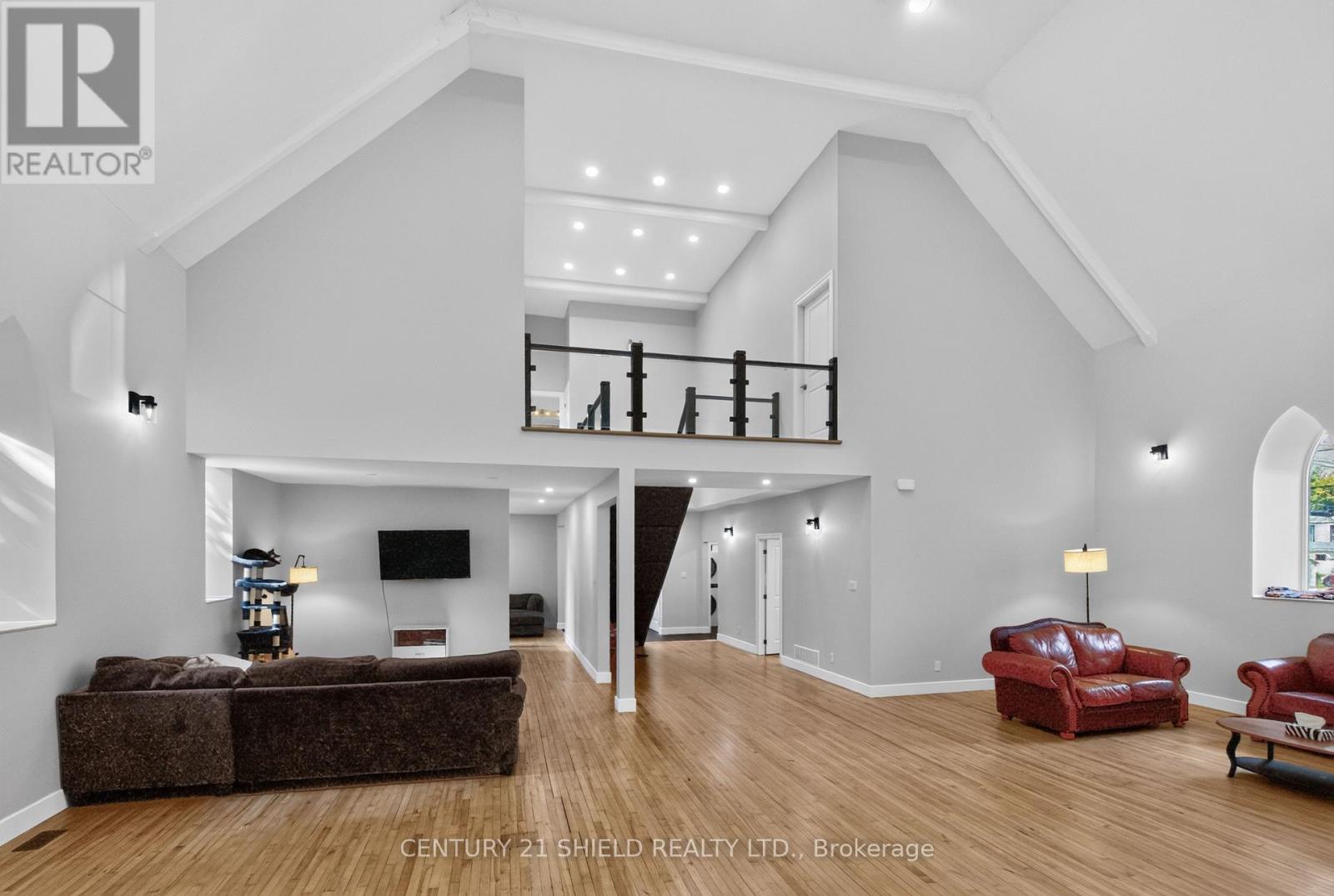 12 Maple Street Property Photo 14