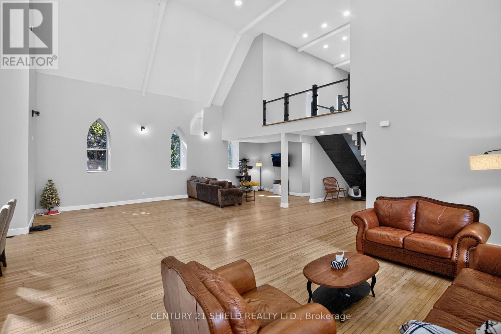 12 Maple Street Property Photo 15