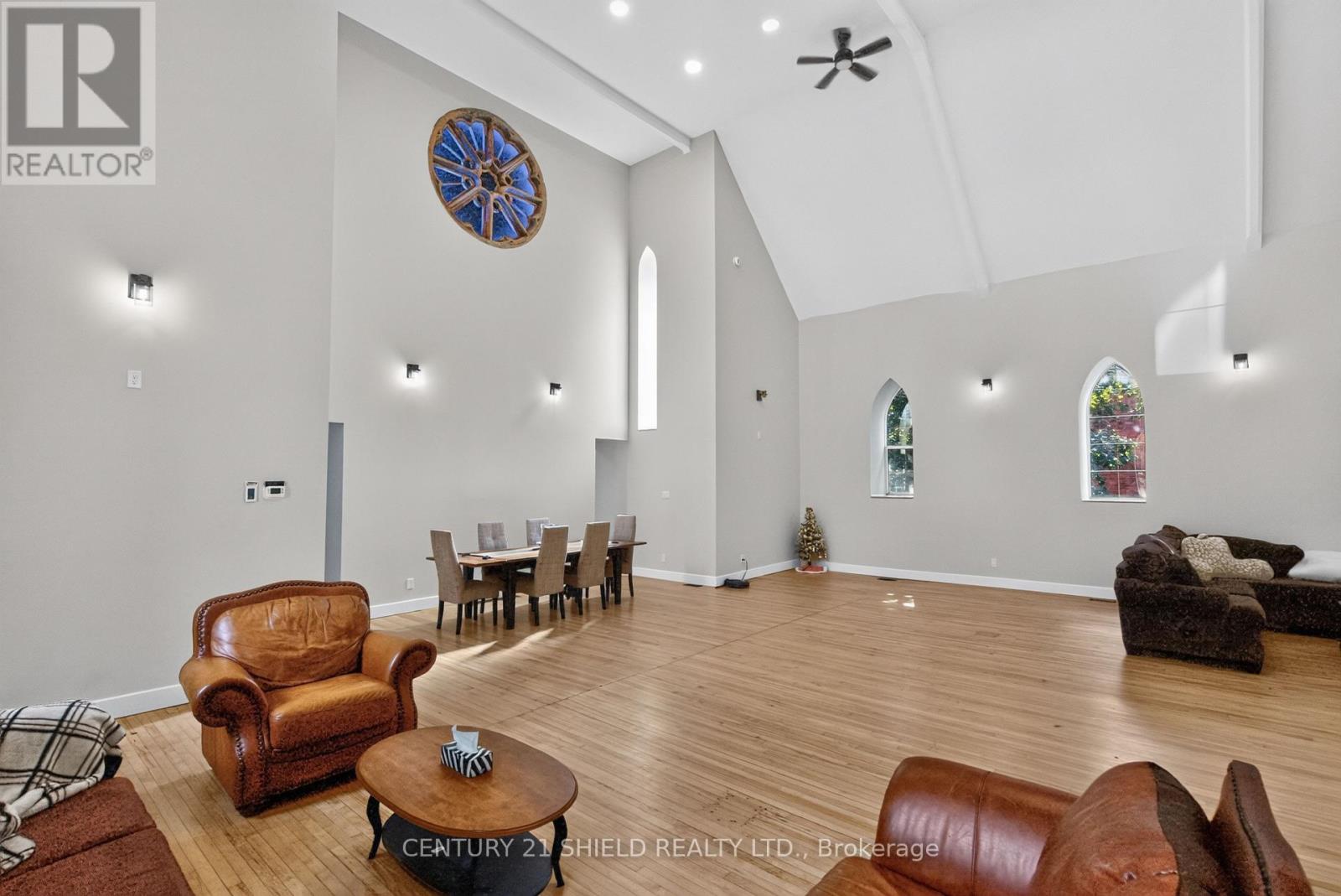 12 Maple Street Property Photo 17