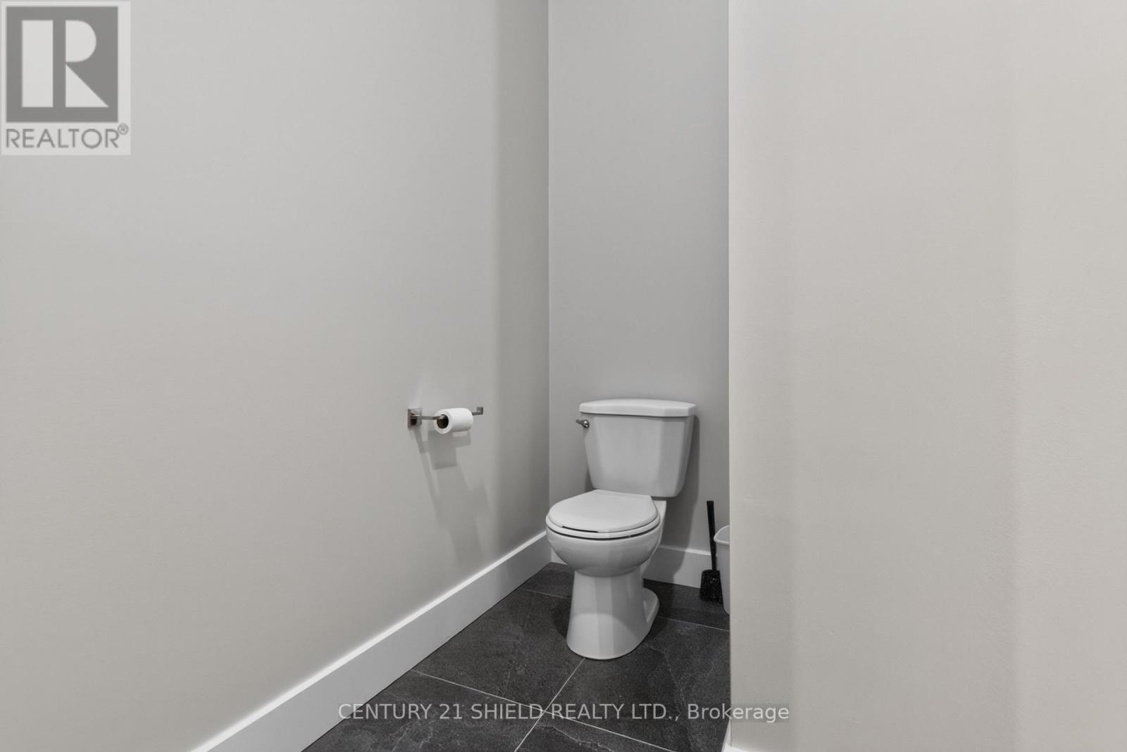 12 Maple Street Property Photo 35