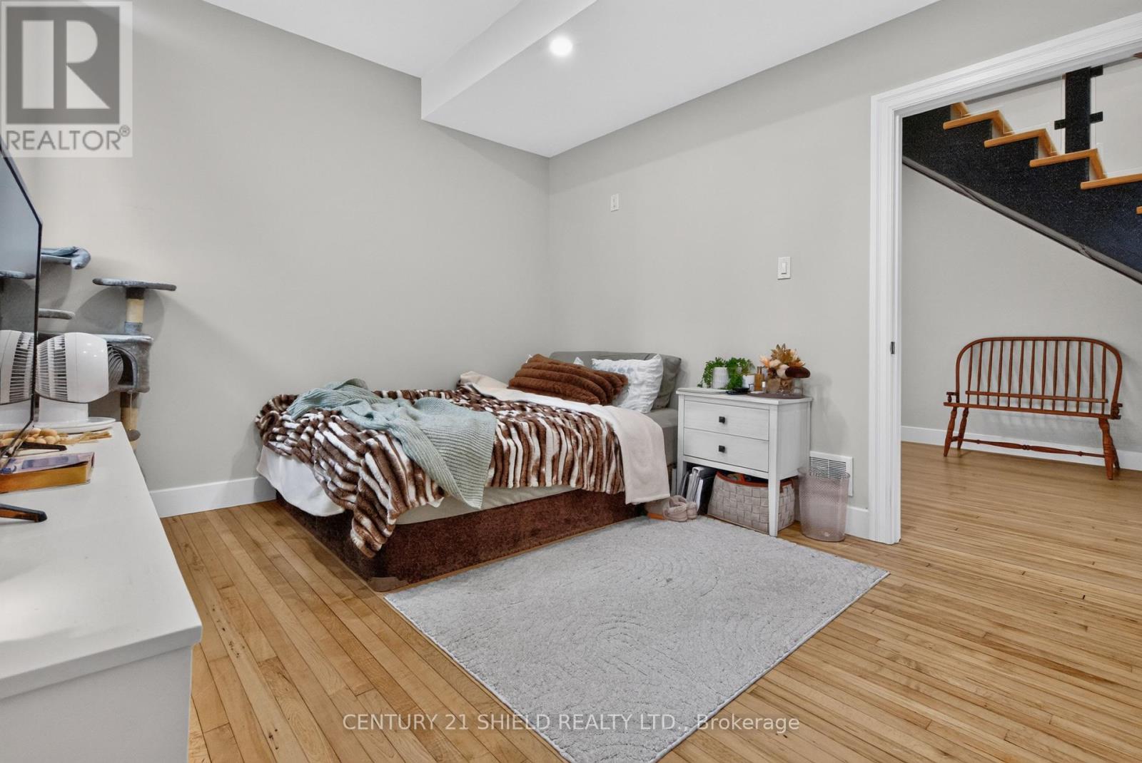 12 Maple Street Property Photo 40