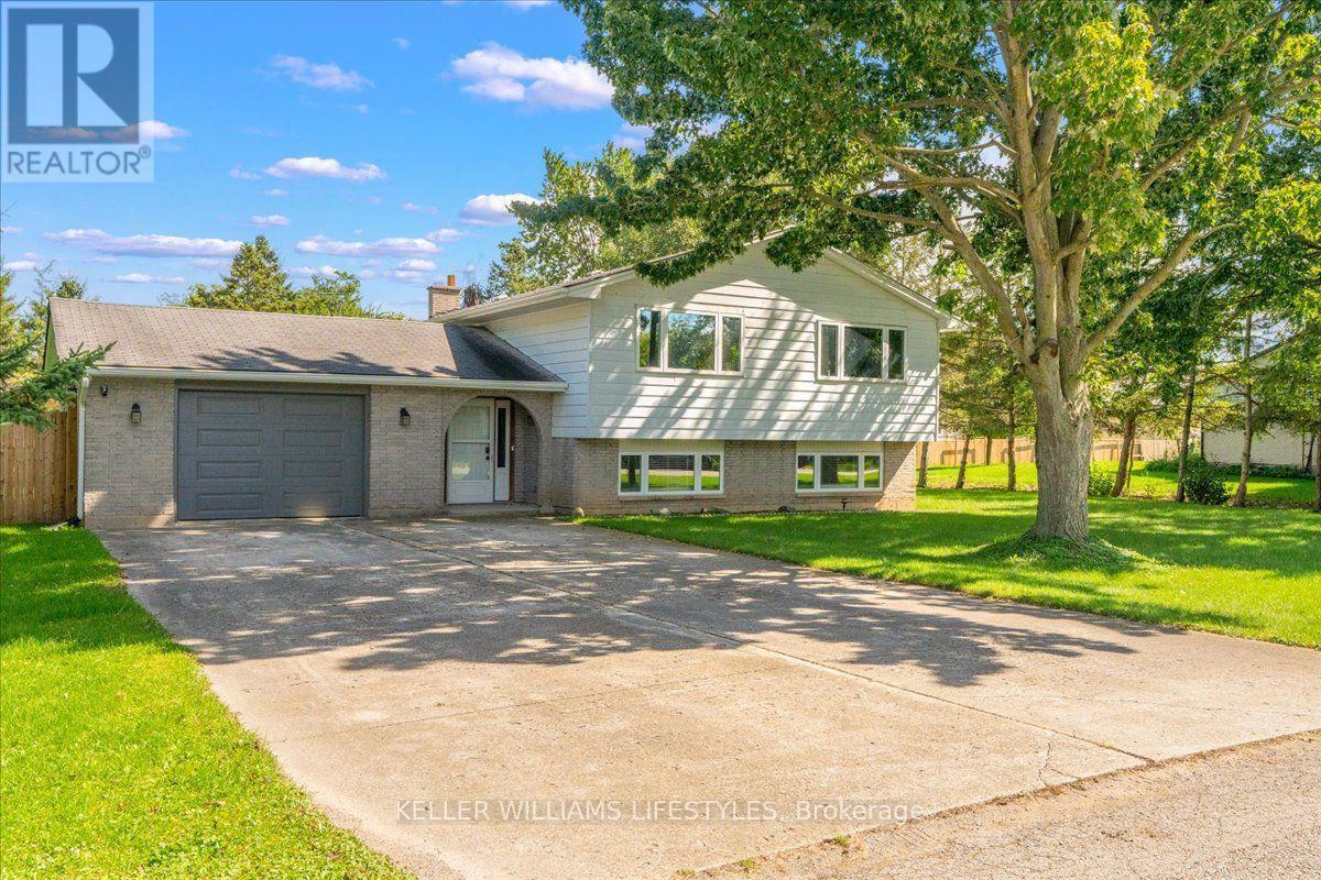 27788 Havelock Street Property Photo 2