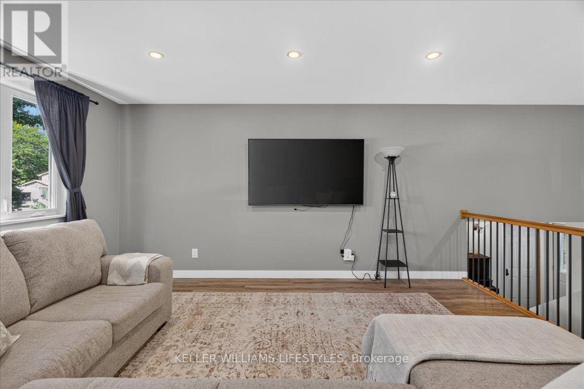 27788 Havelock Street Property Photo 9
