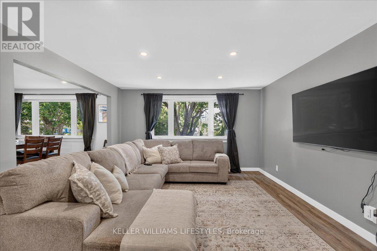 27788 Havelock Street Property Photo 10