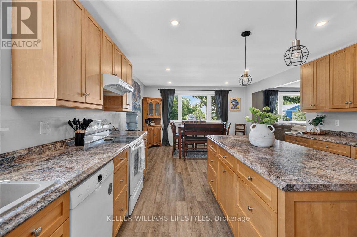 27788 Havelock Street Property Photo 16