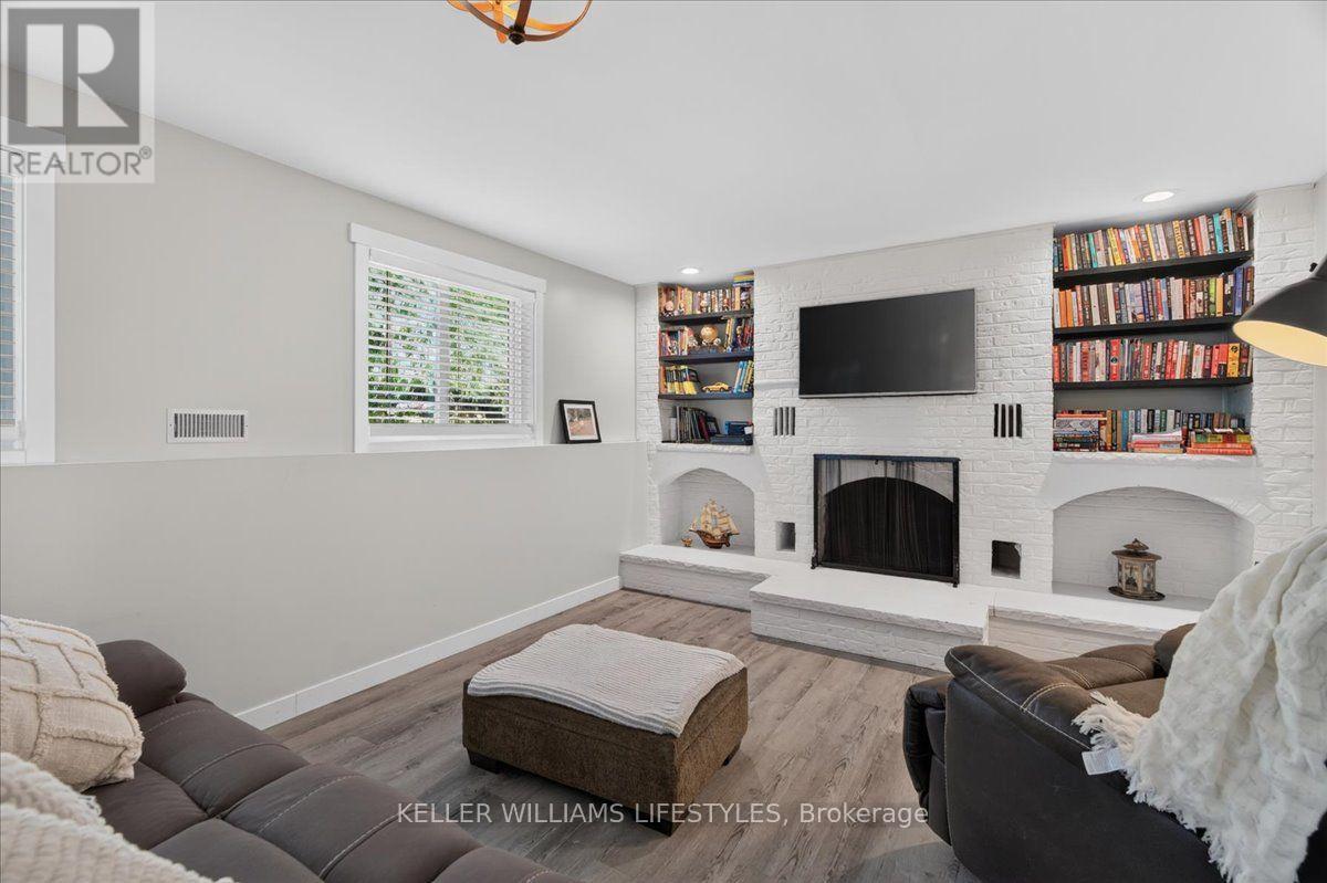 27788 Havelock Street Property Photo 24