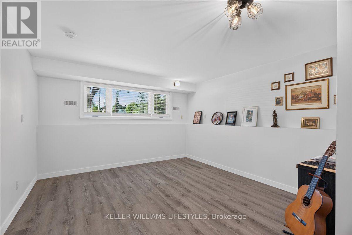 27788 Havelock Street Property Photo 28