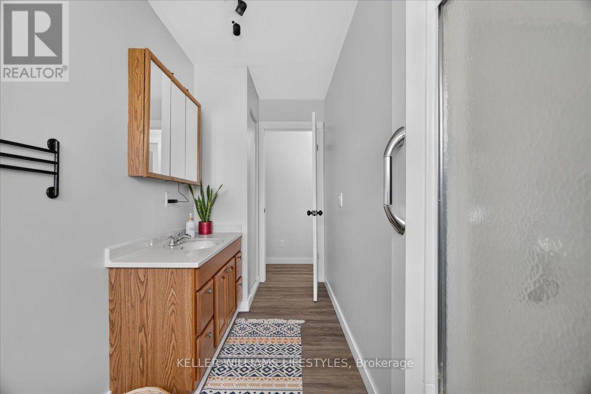 27788 Havelock Street Property Photo 35