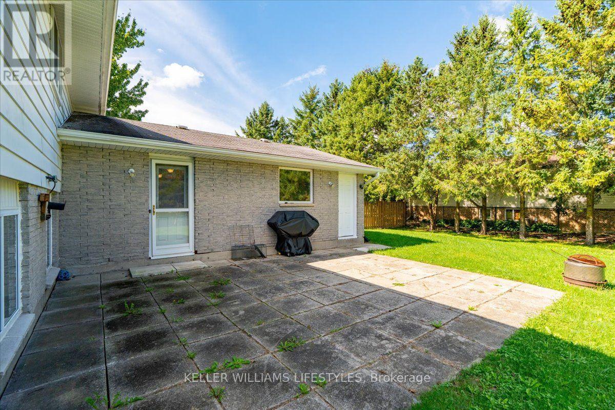 27788 Havelock Street Property Photo 43