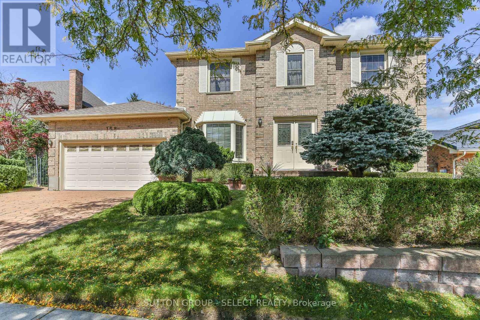 158 AMBLESIDE DRIVE