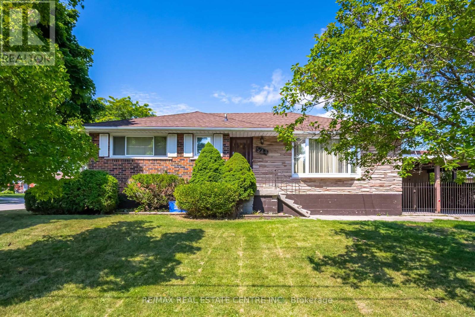 524 East 16th Street Property Photo 1