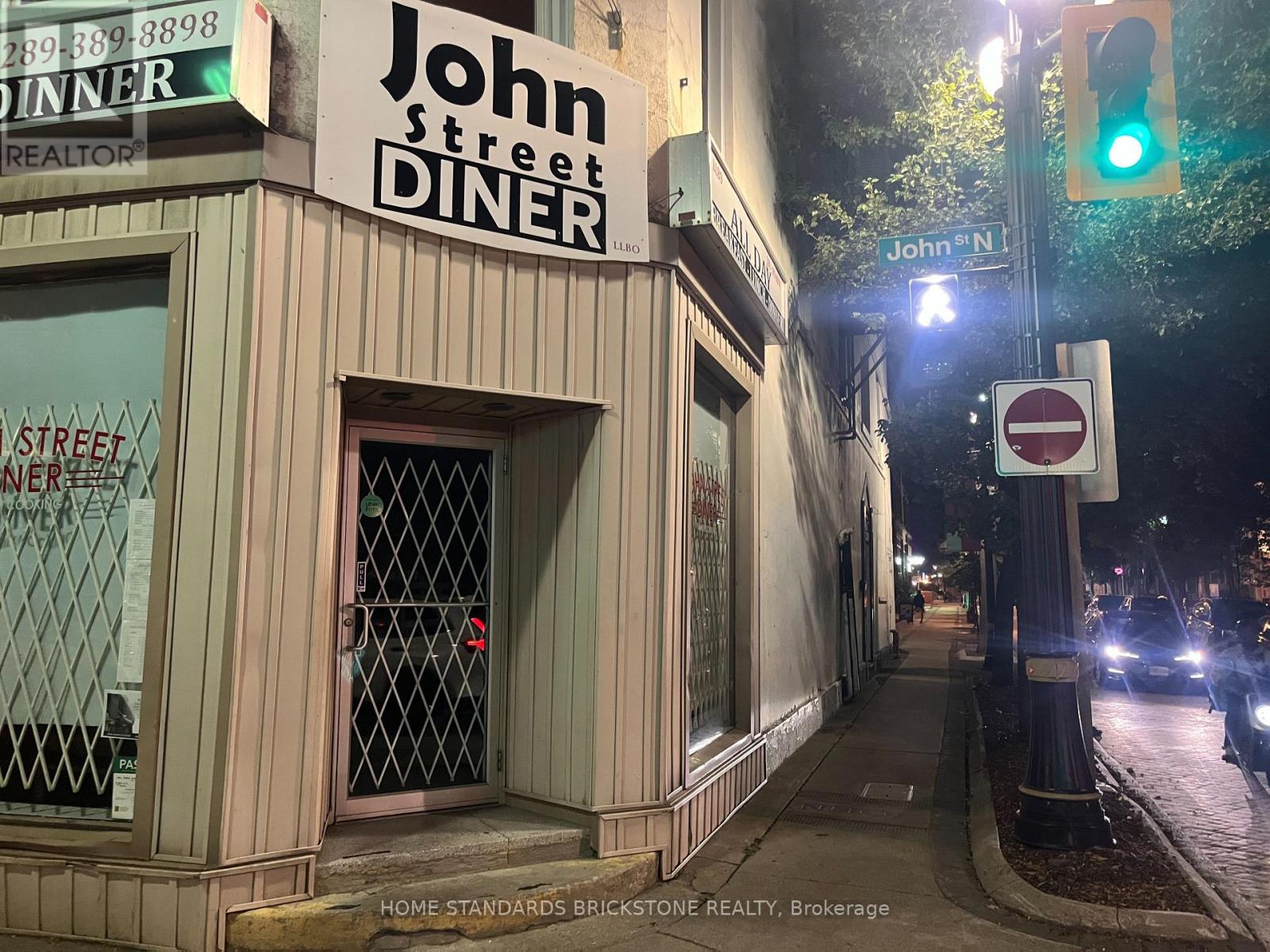 29 John Street N Property Photo 3