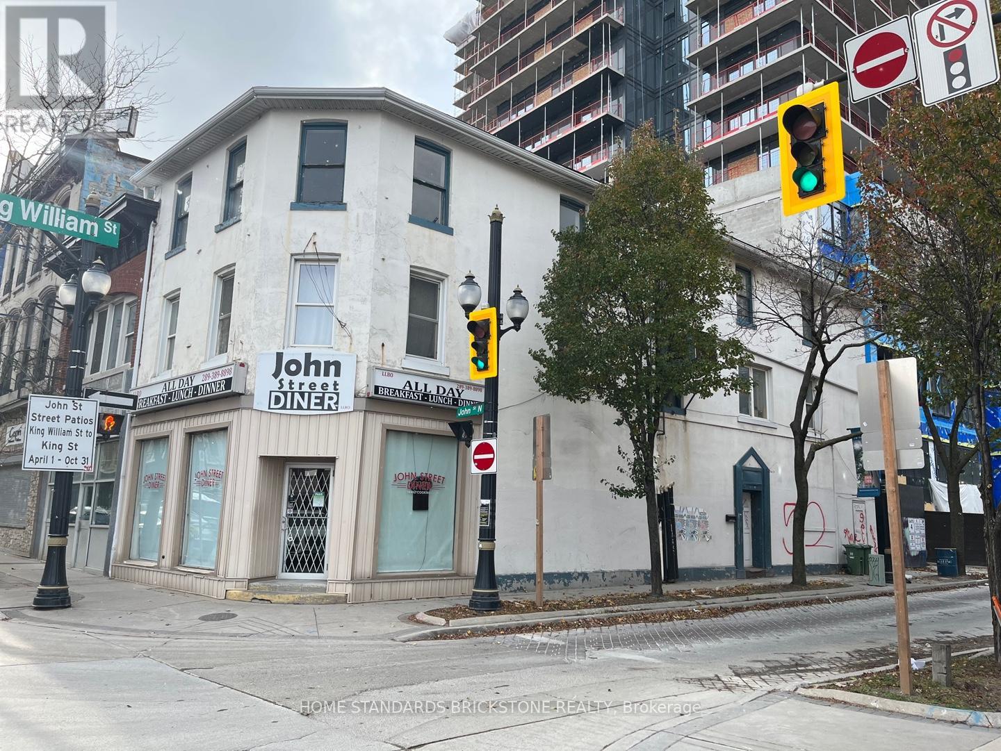 29 John Street N Property Photo 11