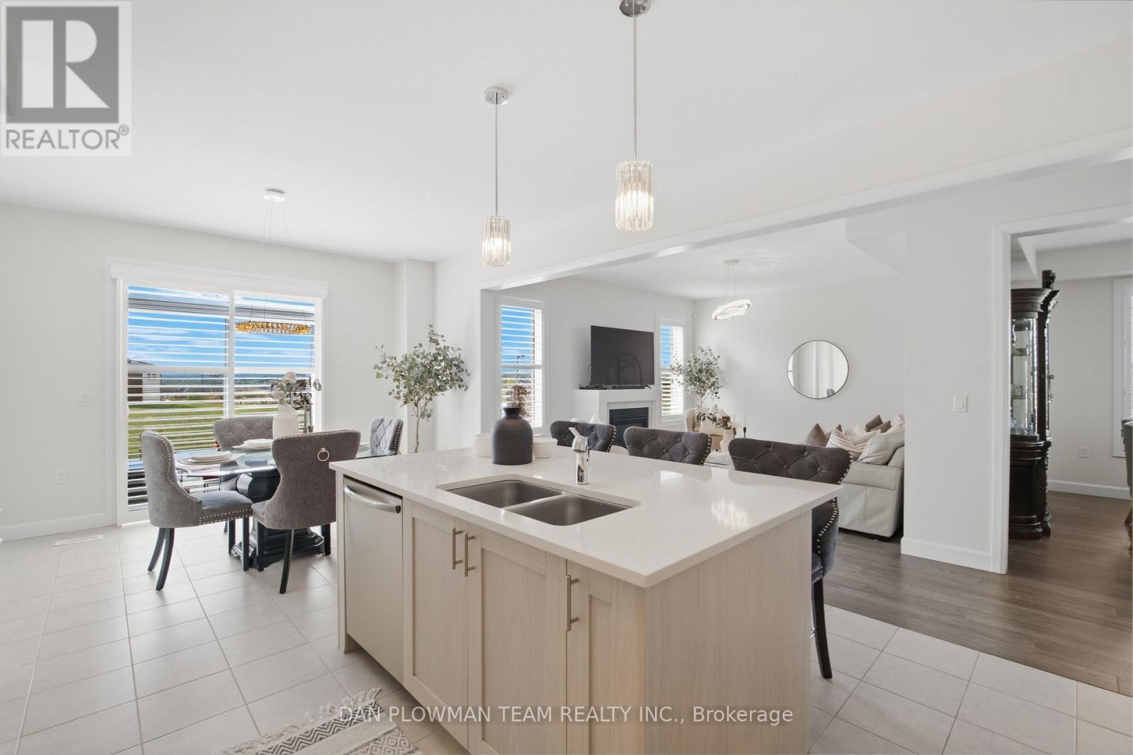 713 Latimer Way Property Photo 17