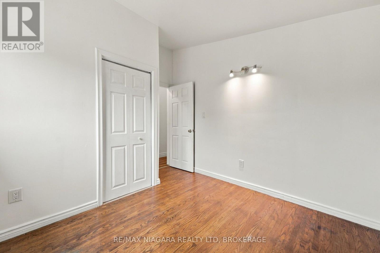8 North Crescent Drive N Property Photo 15